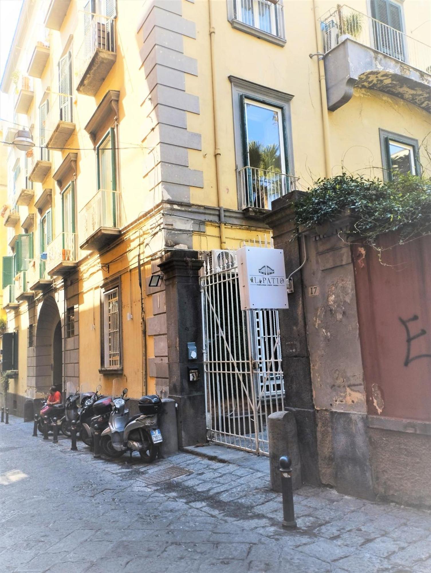 Residence E Appartamenti Bausan Naples Exterior photo